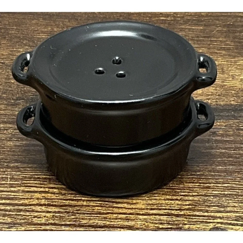 Vintage Stacking Dutch Oven Pot Salt & Pepper Shaker Set | Farmhouse Decor 1960'